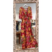 Robe longue magique du 38 au 52 imprimée fleurs roses fond rouge