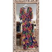 Robe longue magique du 38 au 52 imprimée fleurs roses fond bleu