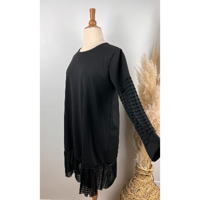 Robe noire bas et manches en voile pied de poule grande taille