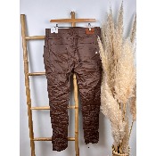 Pantalon jean en similicuir marron froissé karostar 36 au 44