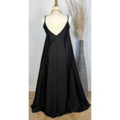 Robe longue noire satinée à fines bretelles