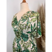Robe longue magique du 38 au 52 imprimée feuillage vert fond blanc