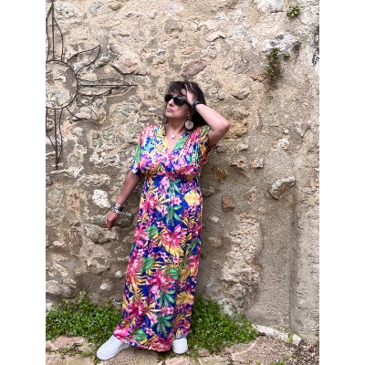 Robe longue magique du 38 au 52 imprimée fleurs roses fond bleu