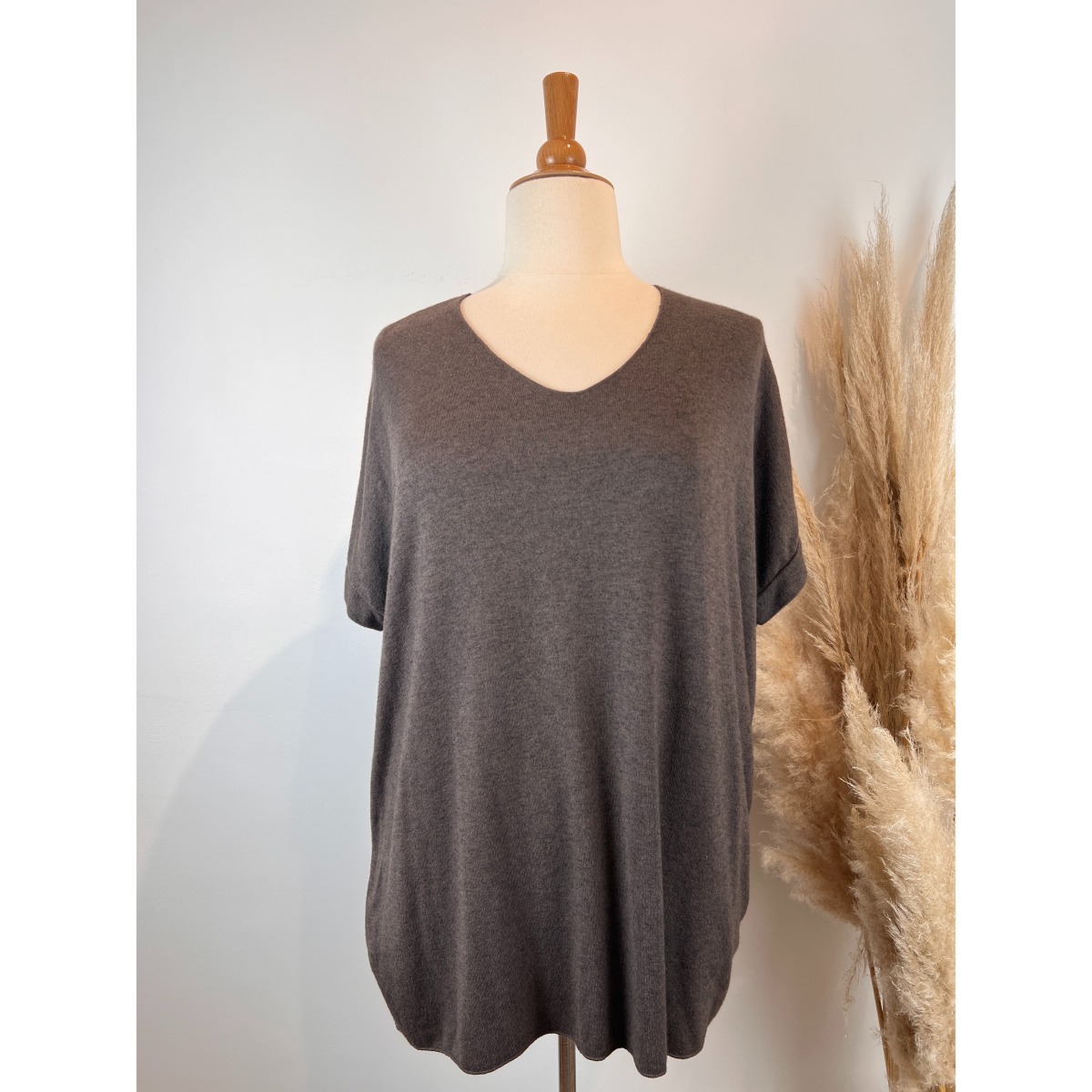 Pull Manches courtes léger uni col V grande taille