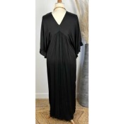 Robe longue noire satinée manches volants bohème grande taille